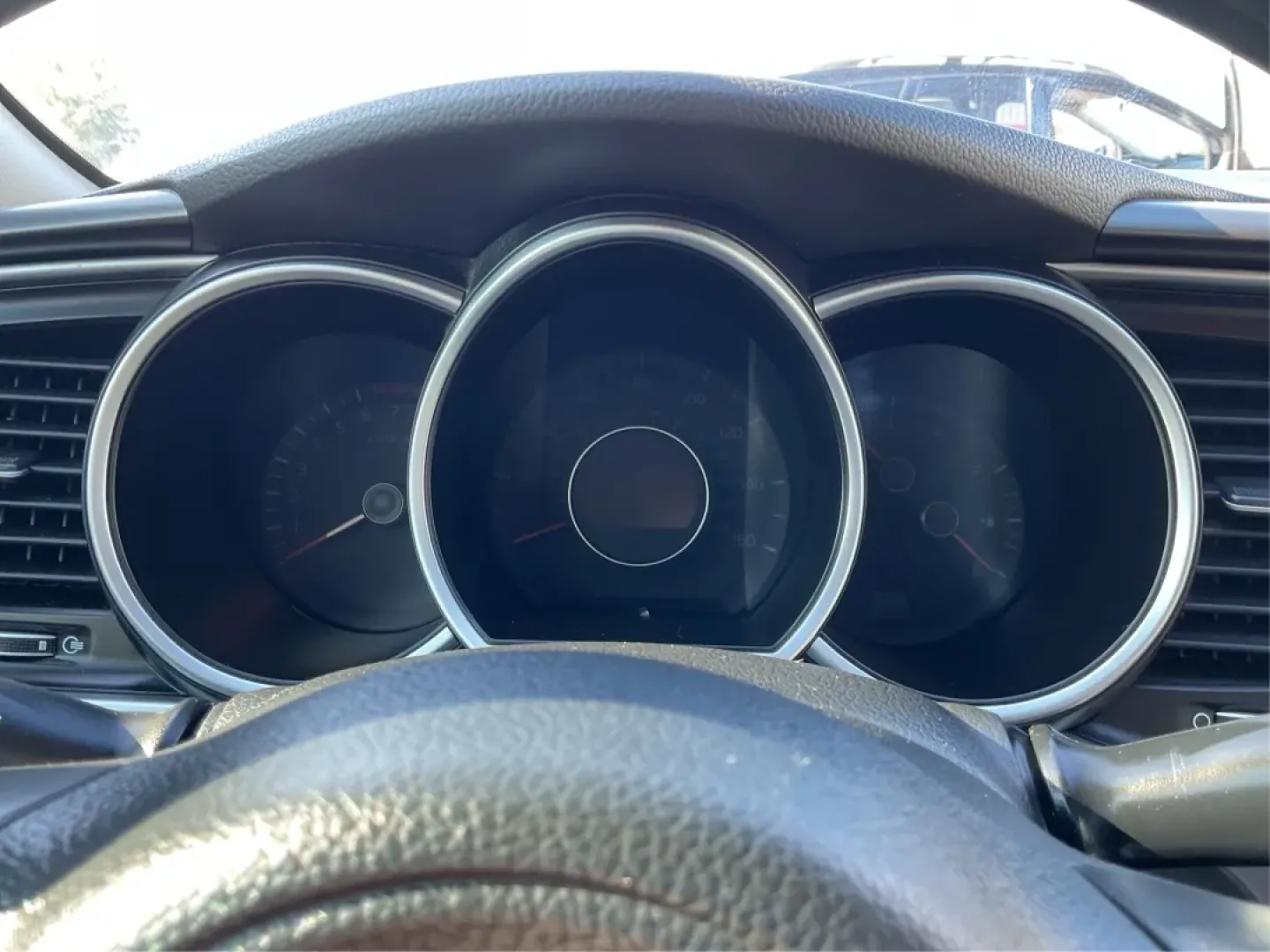2015 Kia Optima LX (5XXGM4A72FG) with an Theta II 2.4L I-4 gasoline direct injection engine, located at 1184 Kauffman Ave, Fairborn, OH, 45324, (937) 908-9800, 39.807072, -84.030914 - **Discover the Perfect Blend of Comfort and Reliability with This 2015 Kia Optima LX Ideal for Your Daily Commute or Family Road Trips!**<br /> <br /> Are you ready to elevate your driving experience? The 2015 Kia Optima LX, available at Advantage Car and Credit in Fairborn, OH, is the answer to yo - Photo#15