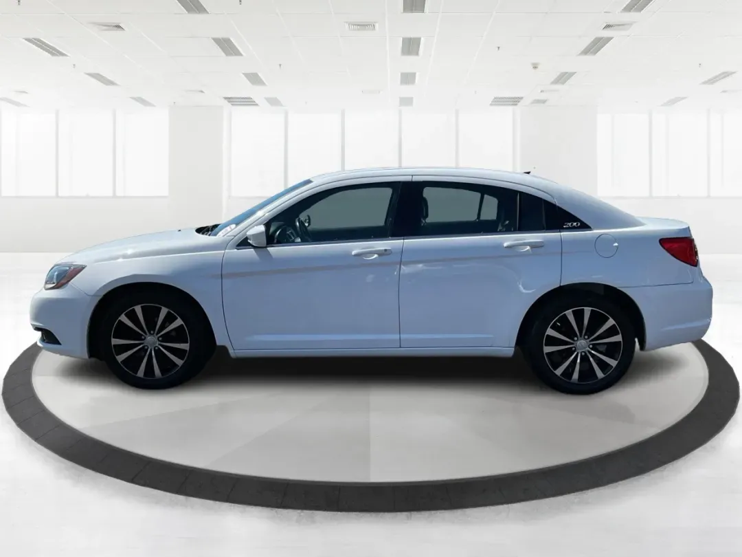 2012 Chrysler 200 Touring (1C3CCBBG4CN) with an Other engine, located at 1099 N County Rd 25A , Troy, OH, 45373, (937) 908-9800, 40.057079, -84.212883 - Unleash your driving potential with the perfect blend of style, comfort, and functionality-ideal for growing families or anyone seeking a reliable commuter vehicle. Introducing the 2012 Chrysler 200 Touring sedan, now available at Advantage Car and Credit in Troy, OH. Located at 1099 N County Rd 25A - Photo#5