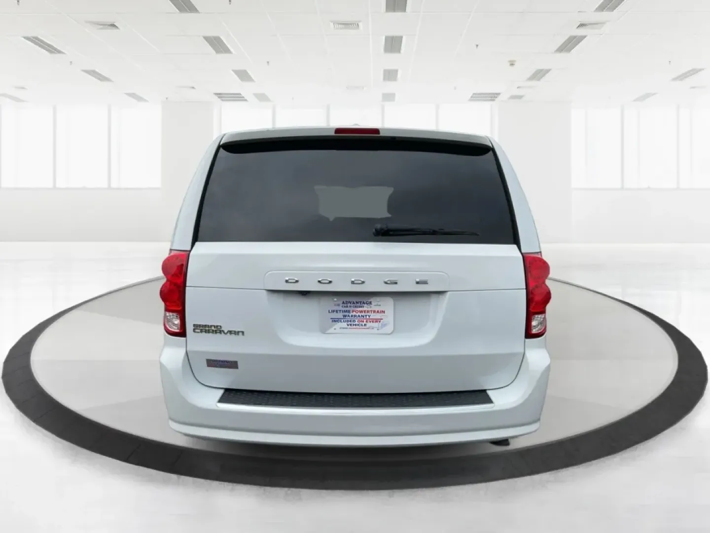 2014 Dodge Grand Caravan SE (2C4RDGBG7ER) with an 3.6L V-6 DOHC engine, located at 880 E. National Road, Vandalia, OH, 45377, (937) 908-9800, 39.891918, -84.183594 - Are you ready to elevate your family's adventures? Look no further than the 2014 Dodge Grand Caravan SE, an exceptional passenger van that perfectly balances comfort, convenience, and capability for growing families or those needing spacious transportation. Whether you're planning weekend getaways, - Photo#3