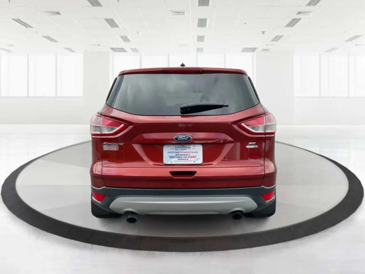 2015 Ford Escape SE (1FMCU9G93FU) with an Other engine, located at 1951 S Dayton Lakeview Rd., New Carlisle, OH, 45344, (937) 908-9800, 39.890999, -84.050255 - Discover the perfect blend of style, functionality, and reliability with this stunning 2015 Ford Escape SE, now available at Advantage Car and Credit in New Carlisle, OH. Whether you're a growing family, a daily commuter, or someone who loves weekend adventures, this versatile SUV checks all the box - Photo#3