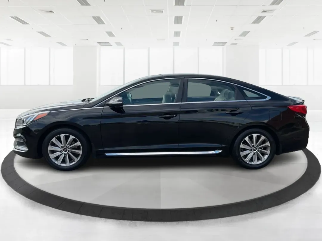 2016 Hyundai Sonata Sport (5NPE34AF2GH) with an 2.4L L4 DOHC 16V engine, 6-Speed Automatic transmission, located at 1099 N County Rd 25A , Troy, OH, 45373, (937) 908-9800, 40.057079, -84.212883 - ### Unlock Your Journey with the 2016 Hyundai Sonata Sport at Advantage Car and Credit - Fairborn<br /> <br /> Are you in the market for a vehicle that can effortlessly transition from daily commutes to weekend getaways? Look no further than the 2016 Hyundai Sonata Sport, available now at Advantage - Photo#5