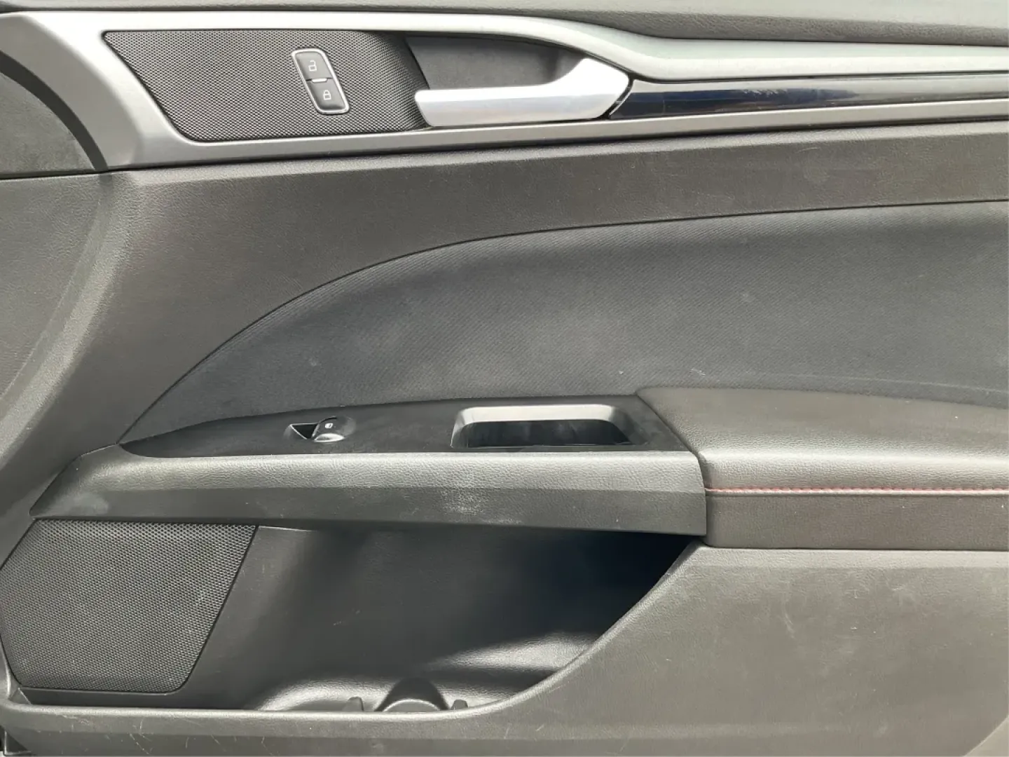 2016 Ford Fusion SE (3FA6P0HD1GR) with an Other engine, located at 1230 East Main St, Xenia, OH, 45385, (937) 908-9800, 39.688026, -83.910172 - **Experience Style and Comfort with the 2016 Ford Fusion SE at Advantage Car and Credit in Fairborn, OH!**<br /> <br /> Are you looking for a versatile sedan that fits seamlessly into your busy lifestyle? Whether you're a commuter tackling daily traffic, a growing family seeking comfort on the road, - Photo#20