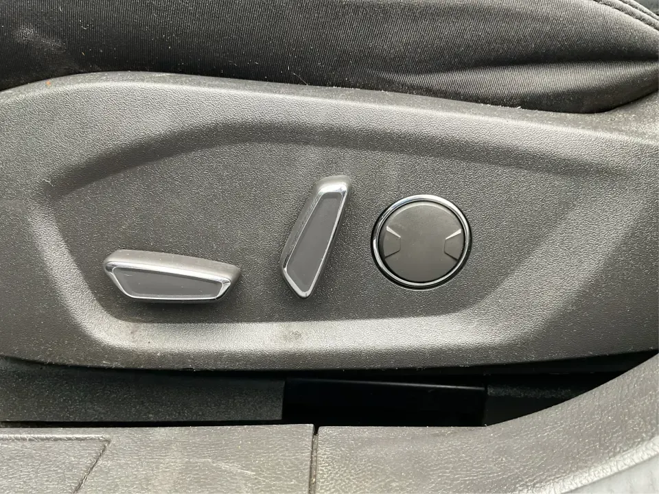 2016 Ford Fusion SE (3FA6P0HD1GR) with an 1.5L L4 DOHC 16V engine, 6-Speed Automatic transmission, located at 1099 N County Rd 25A , Troy, OH, 45373, (937) 908-9800, 40.057079, -84.212883 - **Experience Style and Comfort with the 2016 Ford Fusion SE at Advantage Car and Credit in Fairborn, OH!**<br /> <br /> Are you looking for a versatile sedan that fits seamlessly into your busy lifestyle? Whether you're a commuter tackling daily traffic, a growing family seeking comfort on the road, - Photo#18