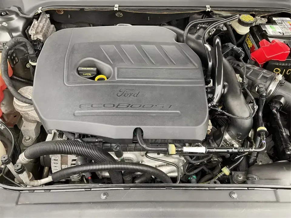 2016 Ford Fusion SE (3FA6P0HD1GR) with an 1.5L L4 DOHC 16V engine, 6-Speed Automatic transmission, located at 1230 East Main St, Xenia, OH, 45385, (937) 908-9800, 39.688026, -83.910172 - **Experience Style and Comfort with the 2016 Ford Fusion SE at Advantage Car and Credit in Fairborn, OH!**<br /> <br /> Are you looking for a versatile sedan that fits seamlessly into your busy lifestyle? Whether you're a commuter tackling daily traffic, a growing family seeking comfort on the road, - Photo#11