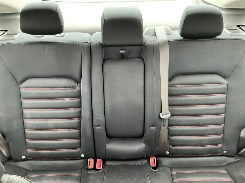 2016 Ford Fusion SE (3FA6P0HD1GR) with an 1.5L L4 DOHC 16V engine, 6-Speed Automatic transmission, located at 1230 East Main St, Xenia, OH, 45385, (937) 908-9800, 39.688026, -83.910172 - **Experience Style and Comfort with the 2016 Ford Fusion SE at Advantage Car and Credit in Fairborn, OH!**<br /> <br /> Are you looking for a versatile sedan that fits seamlessly into your busy lifestyle? Whether you're a commuter tackling daily traffic, a growing family seeking comfort on the road, - Photo#14