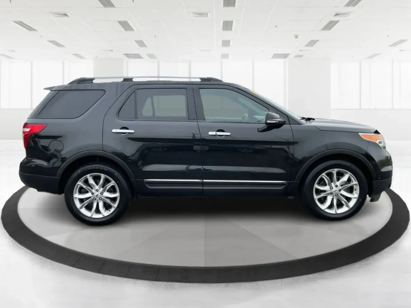2015 Ford Explorer Limited (1FM5K8F84FG) with an 3.5L V-6 DOHC engine, located at 8750 N County Rd 25A, Piqua, OH, 45356, (937) 908-9800, 40.164391, -84.232513 - **Adventure Awaits in the 2015 Ford Explorer Limited at Advantage Car and Credit - Piqua!**<br /> <br /> Whether you're a growing family in need of a spacious vehicle or an adventurous spirit looking for the perfect road trip companion, this 2015 Ford Explorer Limited is ready to elevate your lifest - Photo#1