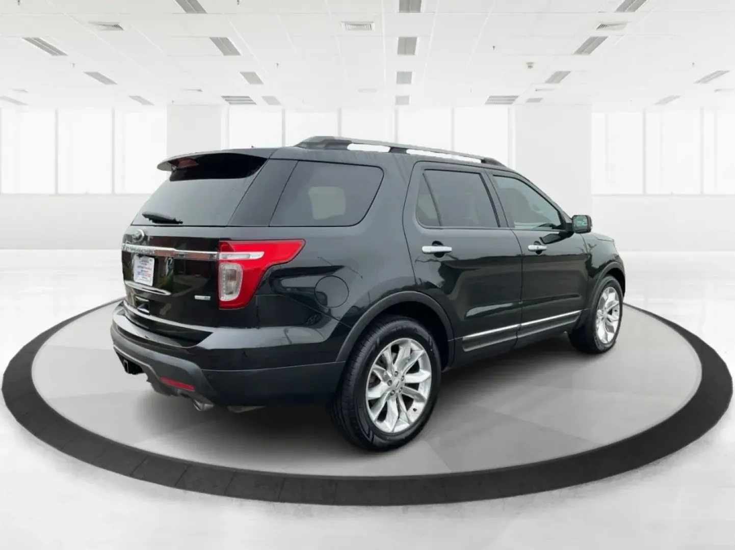 2015 Ford Explorer Limited (1FM5K8F84FG) with an 3.5L V-6 DOHC engine, located at 8750 N County Rd 25A, Piqua, OH, 45356, (937) 908-9800, 40.164391, -84.232513 - **Adventure Awaits in the 2015 Ford Explorer Limited at Advantage Car and Credit - Piqua!**<br /> <br /> Whether you're a growing family in need of a spacious vehicle or an adventurous spirit looking for the perfect road trip companion, this 2015 Ford Explorer Limited is ready to elevate your lifest - Photo#2