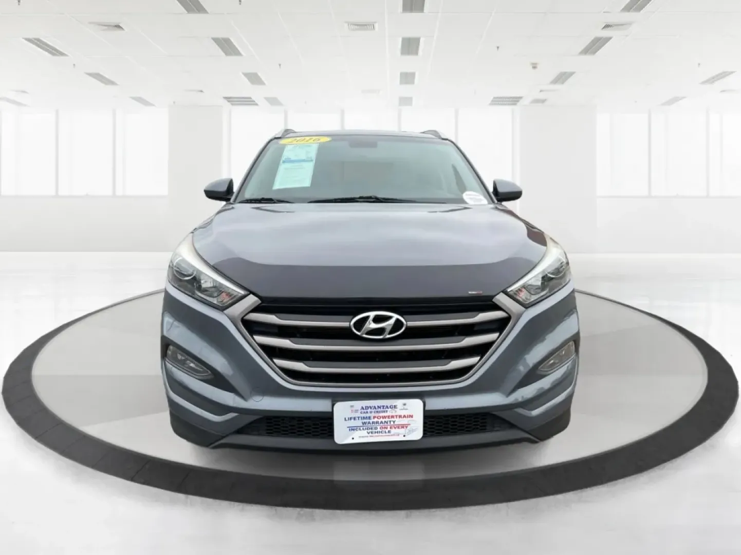 2016 Hyundai Tucson SE (KM8J3CA43GU) with an Nu 2L I-4 gasoline direct injection engine, located at 880 E. National Road, Vandalia, OH, 45377, (937) 908-9800, 39.891918, -84.183594 - **Elevate Your Daily Drive with the 2016 Hyundai Tucson SE Perfect for Your Active Lifestyle!**<br /> <br /> Are you in search of a reliable vehicle that fits your busy lifestyle? The 2016 Hyundai Tucson SE, available now at Advantage Car and Credit in Piqua, OH, is the ultimate SUV for those on th - Photo#7