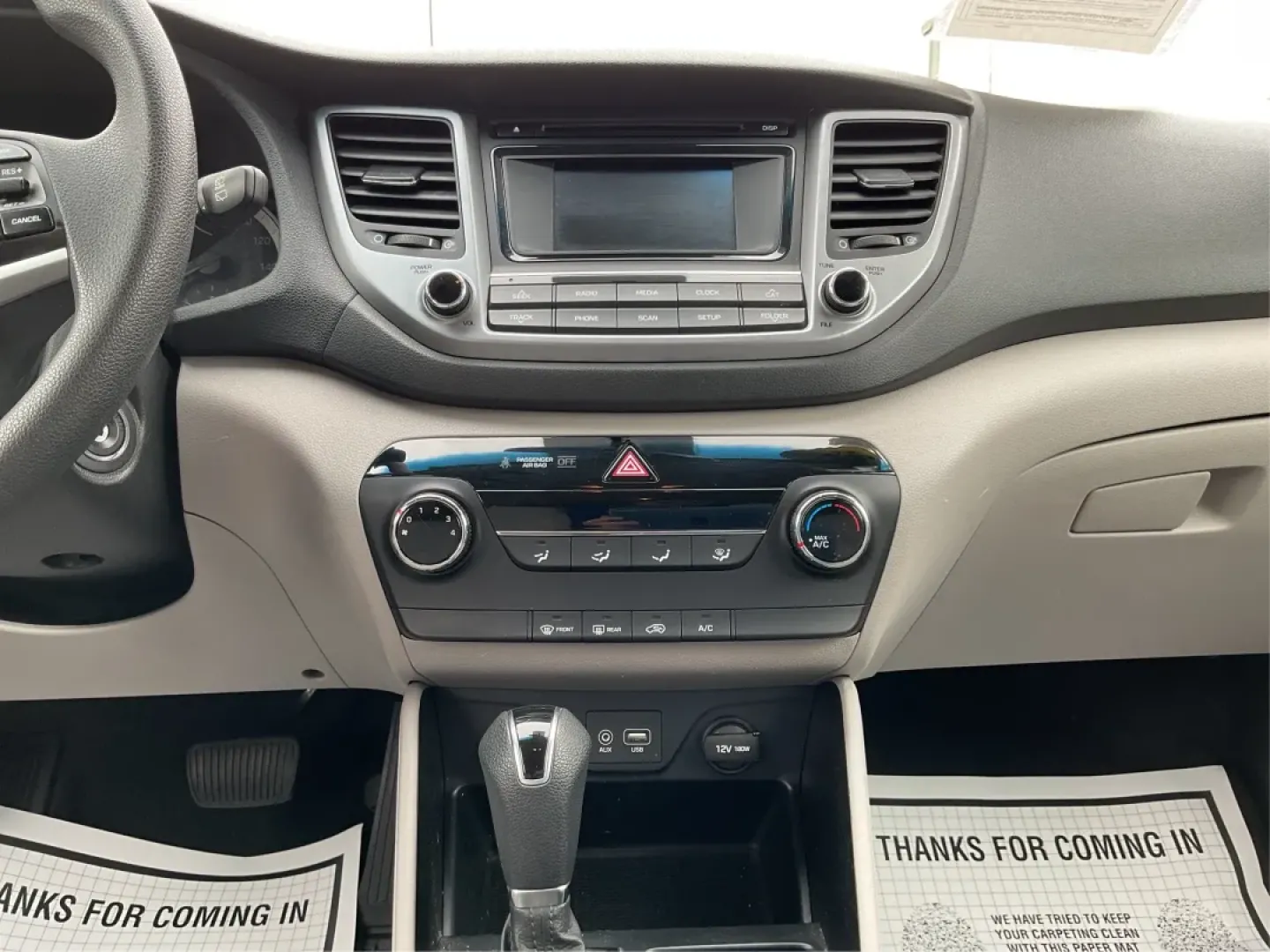 2016 Hyundai Tucson SE (KM8J3CA43GU) with an Nu 2L I-4 gasoline direct injection engine, located at 880 E. National Road, Vandalia, OH, 45377, (937) 908-9800, 39.891918, -84.183594 - **Elevate Your Daily Drive with the 2016 Hyundai Tucson SE Perfect for Your Active Lifestyle!**<br /> <br /> Are you in search of a reliable vehicle that fits your busy lifestyle? The 2016 Hyundai Tucson SE, available now at Advantage Car and Credit in Piqua, OH, is the ultimate SUV for those on th - Photo#12