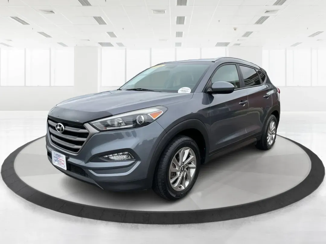 2016 Hyundai Tucson SE (KM8J3CA43GU) with an Nu 2L I-4 gasoline direct injection engine, located at 1230 East Main St, Xenia, OH, 45385, (937) 908-9800, 39.688026, -83.910172 - 2016 Hyundai Tucson SE - Photo#8