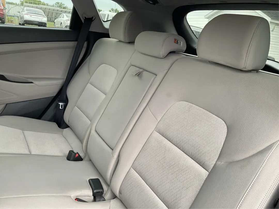 2016 Hyundai Tucson SE (KM8J3CA43GU) with an Nu 2L I-4 gasoline direct injection engine, located at 1230 East Main St, Xenia, OH, 45385, (937) 908-9800, 39.688026, -83.910172 - 2016 Hyundai Tucson SE - Photo#10