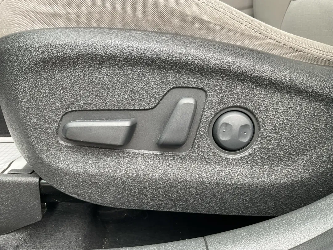 2016 Hyundai Tucson SE (KM8J3CA43GU) with an Nu 2L I-4 gasoline direct injection engine, located at 1230 East Main St, Xenia, OH, 45385, (937) 908-9800, 39.688026, -83.910172 - 2016 Hyundai Tucson SE - Photo#17