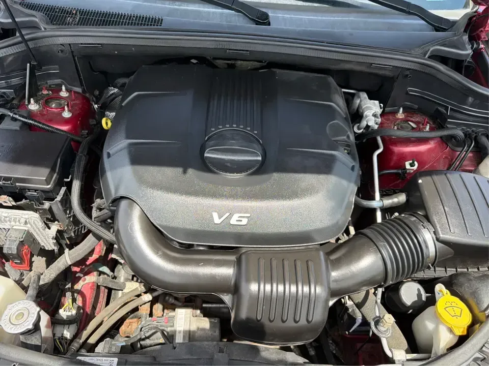 2015 Jeep Grand Cherokee Laredo (1C4RJFAG3FC) with an 3.6L V6 engine, 8-speed automatic transmission, located at 401 Woodman Dr, Riverside, OH, 45431, (937) 908-9800, 39.760899, -84.123421 - Picture the next Ohio weekend: you load up the family, point the hood toward the bike paths around Eastwood MetroPark, and let a confident 4WD SUV handle whatever the forecast throws at I-70, Route 35, or the back roads near Wright-Patterson Air Force Base. This 2015 Jeep Grand Cherokee Laredo in De- Photo#11