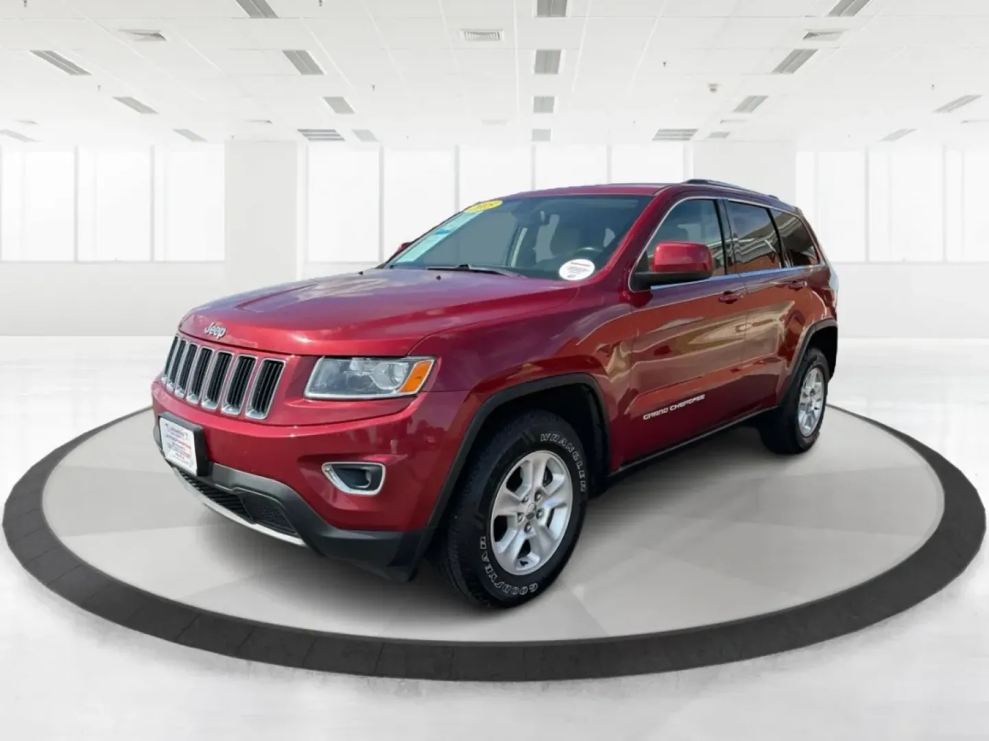 2015 Jeep Grand Cherokee Laredo (1C4RJFAG3FC) with an 3.6L V-6 DOHC engine, located at 4508 South Dixie Dr, Moraine, OH, 45439, (937) 908-9800, 39.689976, -84.218452 - **Adventure Awaits with This 2015 Jeep Grand Cherokee Laredo! Perfect for Families and Explorers Alike!**<br /> <br /> Are you ready to elevate your lifestyle with a vehicle that blends rugged capability with everyday comfort? Look no further than this stunning 2015 Jeep Grand Cherokee Laredo, perfe - Photo#8