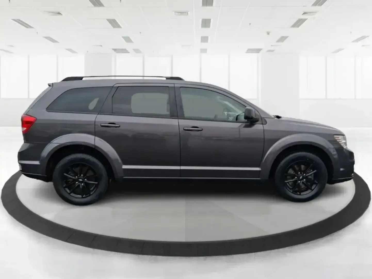 2019 Dodge Journey SE (3C4PDCBB0KT) with an 2.4L L6 DOHC 16V engine, 4A transmission, located at 1230 East Main St, Xenia, OH, 45385, (937) 908-9800, 39.688026, -83.910172 - ### Discover Your Next Adventure with the 2019 Dodge Journey SE Perfect for Growing Families!<br /> <br /> Are you looking for a reliable and spacious SUV that can accommodate your family's needs and adventures? Look no further than this 2019 Dodge Journey SE, now available at Advantage Car and Cre - Photo#1