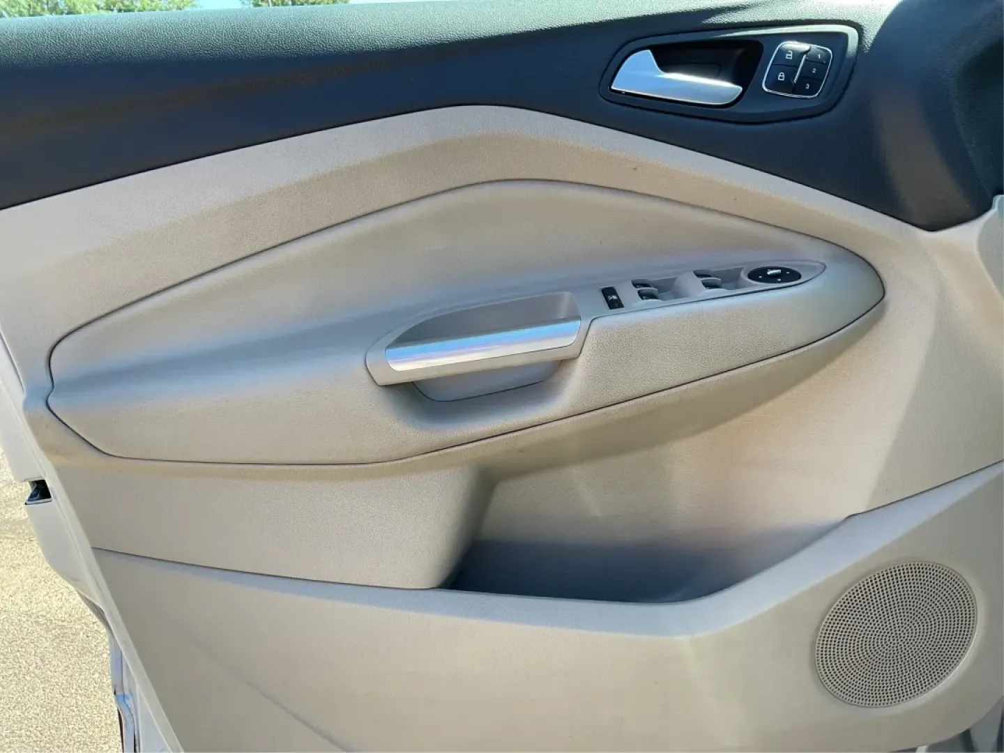 2014 Ford Escape Titanium (1FMCU9J91EU) with an Other engine, located at 1230 East Main St, Xenia, OH, 45385, (937) 908-9800, 39.688026, -83.910172 - **Explore the Open Road with Confidence in This 2014 Ford Escape Titanium!**<br /> <br /> Are you ready to elevate your adventures with a reliable SUV that meets the diverse needs of your lifestyle? The 2014 Ford Escape Titanium is the ideal vehicle for families, commuters, and weekend warriors alik - Photo#19