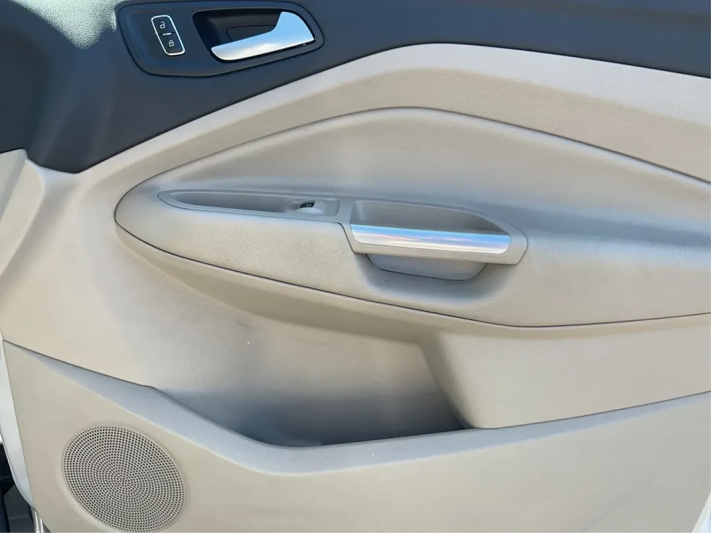 2014 Ford Escape Titanium (1FMCU9J91EU) with an Other engine, located at 1230 East Main St, Xenia, OH, 45385, (937) 908-9800, 39.688026, -83.910172 - **Explore the Open Road with Confidence in This 2014 Ford Escape Titanium!**<br /> <br /> Are you ready to elevate your adventures with a reliable SUV that meets the diverse needs of your lifestyle? The 2014 Ford Escape Titanium is the ideal vehicle for families, commuters, and weekend warriors alik - Photo#20