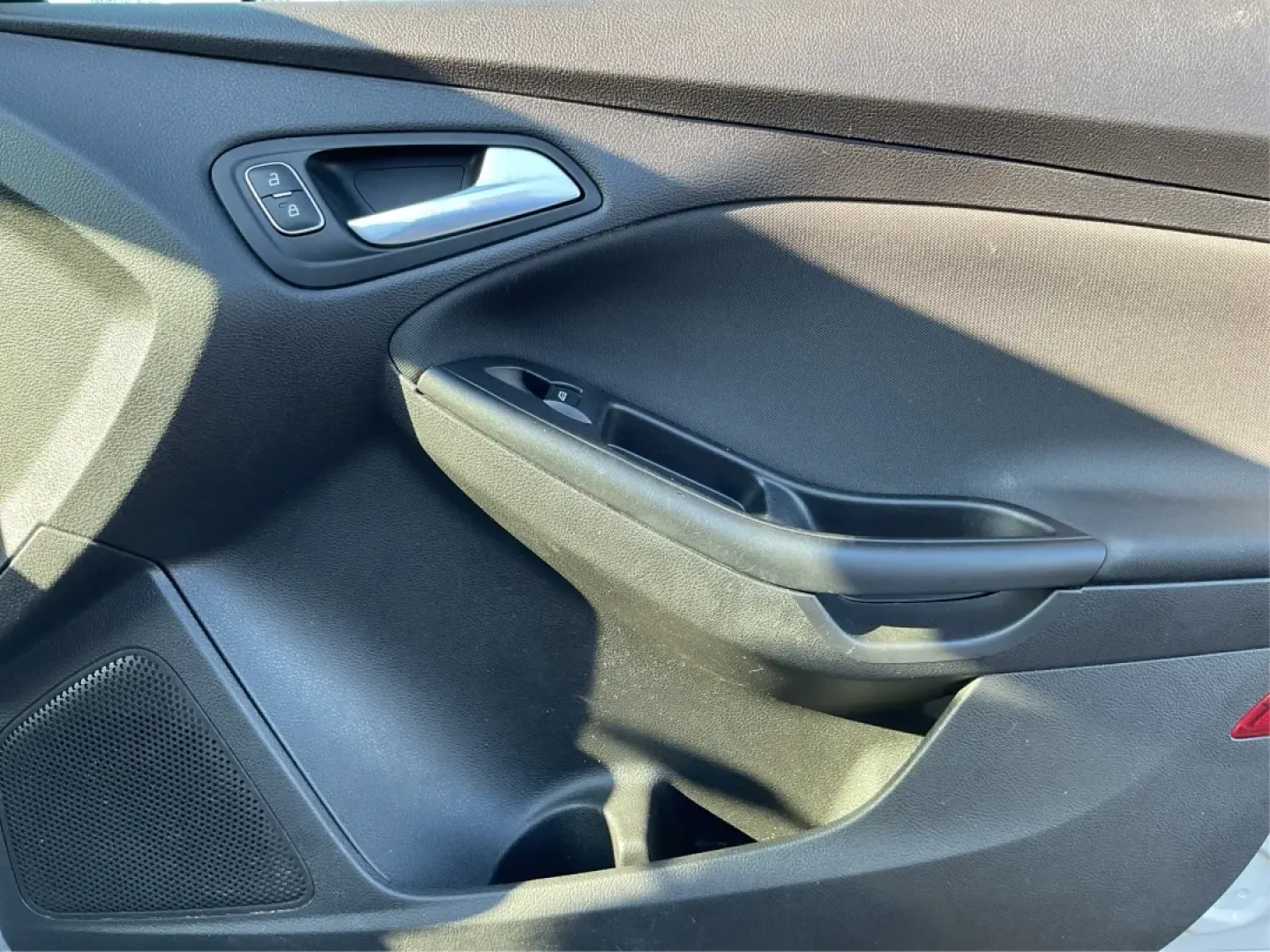 2018 Ford Focus SE (1FADP3K23JL) with an 2L I-4 gasoline direct injection engine, located at 1099 N County Rd 25A , Troy, OH, 45373, (937) 908-9800, 40.057079, -84.212883 - ### Discover Adventure and Comfort with the 2018 Ford Focus SE at Advantage Car and Credit!<br /> <br /> Are you in search of a reliable, stylish vehicle that perfectly complements your active lifestyle? Look no further! The 2018 Ford Focus SE Hatchback is designed for those who appreciate both func - Photo#19