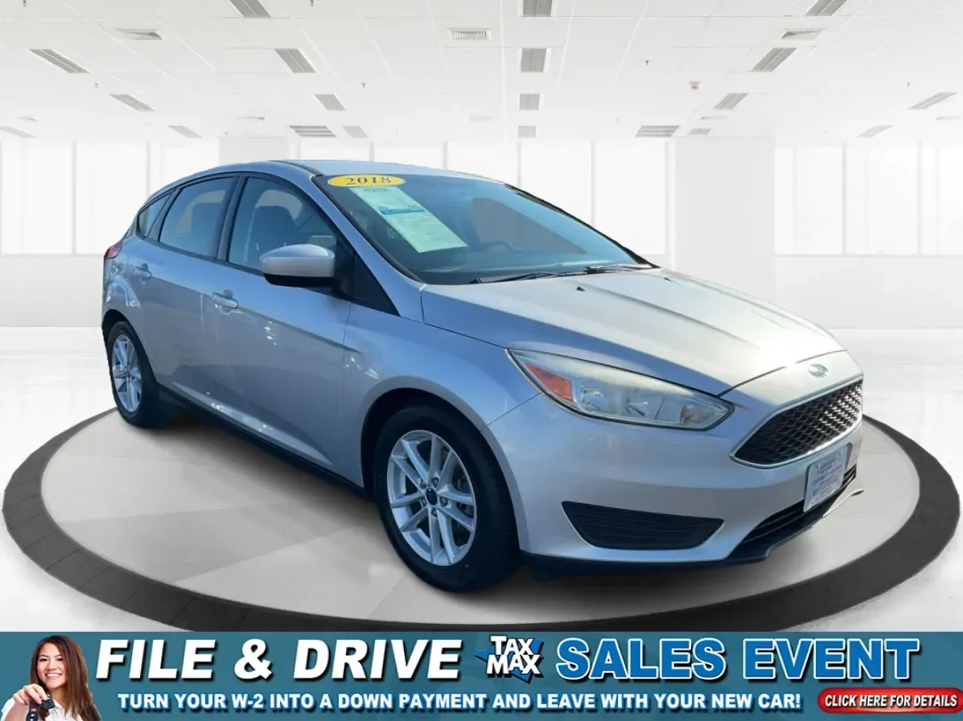 2018 Ford Focus SE (1FADP3K23JL) with an 2L I-4 gasoline direct injection engine, Automatic transmission, located at 880 E. National Road, Vandalia, OH, 45377, (937) 908-9800, 39.891918, -84.183594 - ### Discover Adventure and Comfort with the 2018 Ford Focus SE at Advantage Car and Credit!<br /> <br /> Are you in search of a reliable, stylish vehicle that perfectly complements your active lifestyle? Look no further! The 2018 Ford Focus SE Hatchback is designed for those who appreciate both func - Photo#0