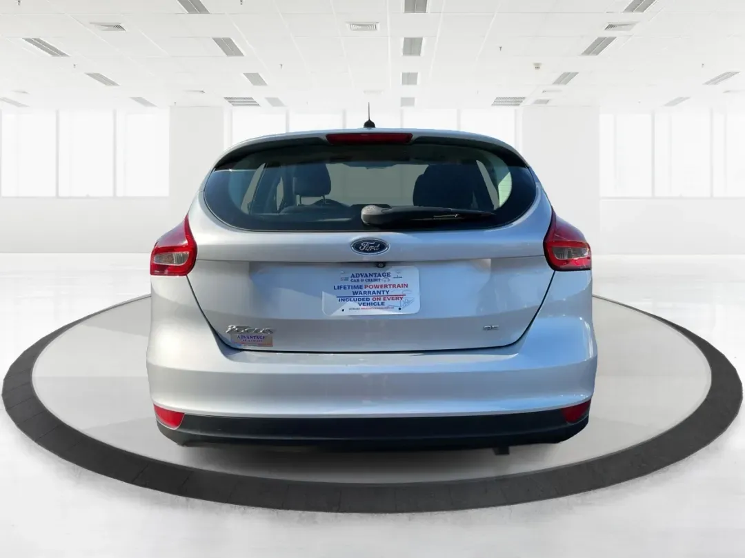 2018 Ford Focus SE (1FADP3K23JL) with an 2L I-4 gasoline direct injection engine, Automatic transmission, located at 880 E. National Road, Vandalia, OH, 45377, (937) 908-9800, 39.891918, -84.183594 - ### Discover Adventure and Comfort with the 2018 Ford Focus SE at Advantage Car and Credit!<br /> <br /> Are you in search of a reliable, stylish vehicle that perfectly complements your active lifestyle? Look no further! The 2018 Ford Focus SE Hatchback is designed for those who appreciate both func - Photo#3