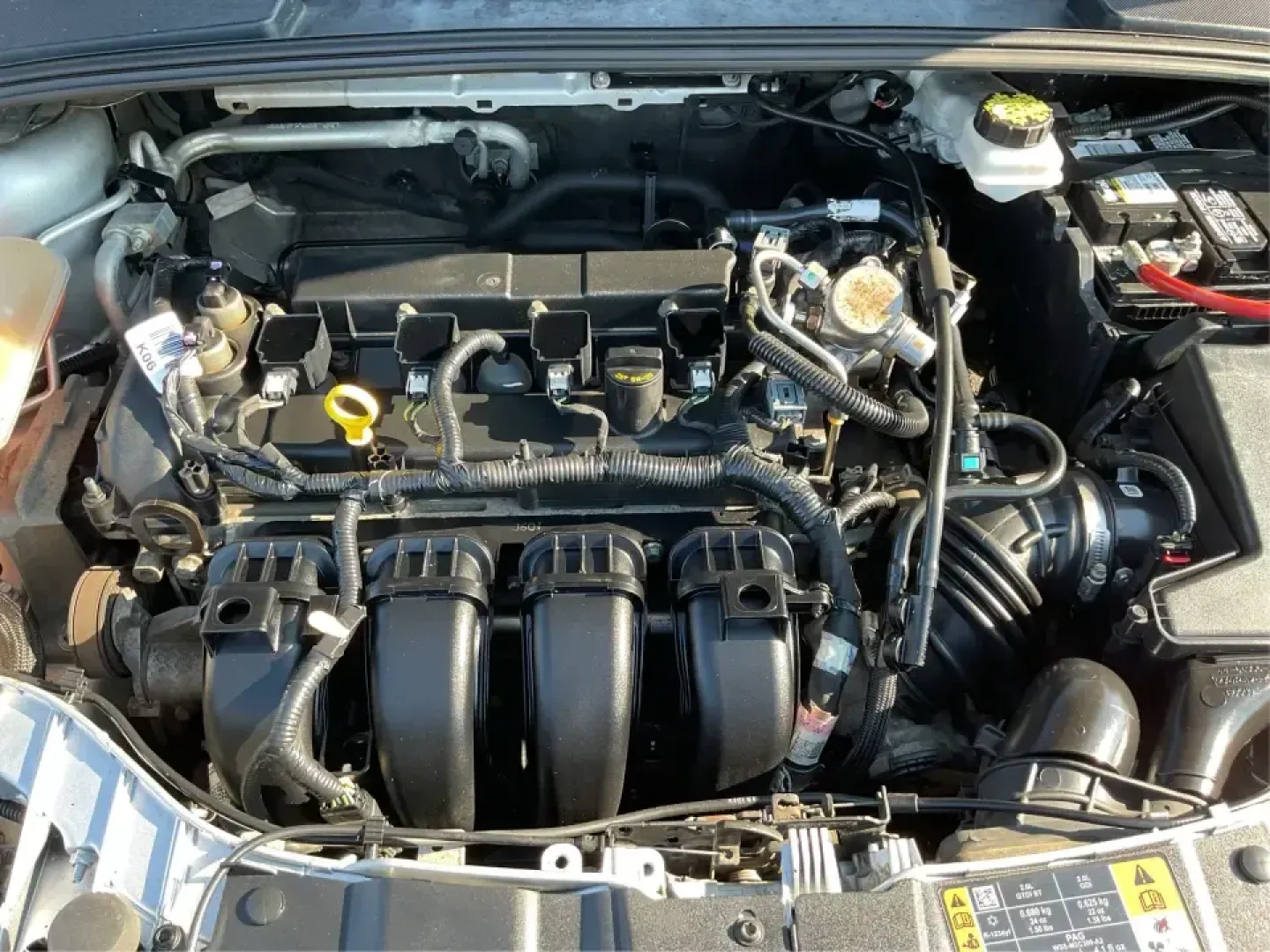 2018 Ford Focus SE (1FADP3K23JL) with an 2L I-4 gasoline direct injection engine, Automatic transmission, located at 880 E. National Road, Vandalia, OH, 45377, (937) 908-9800, 39.891918, -84.183594 - ### Discover Adventure and Comfort with the 2018 Ford Focus SE at Advantage Car and Credit!<br /> <br /> Are you in search of a reliable, stylish vehicle that perfectly complements your active lifestyle? Look no further! The 2018 Ford Focus SE Hatchback is designed for those who appreciate both func - Photo#11