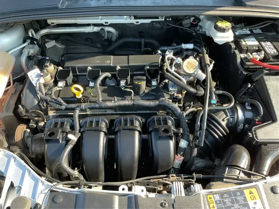 2018 Ford Focus SE Hatch (1FADP3K23JL) with an 2.0L L4 DOHC 16V engine, Automatic transmission, located at 8750 N County Rd 25A, Piqua, OH, 45356, (937) 908-9800, 40.164391, -84.232513 - Busy weekdays, long commutes up I75, and quick weekend getaways to the Great Miami River Trail call for a car that's easy to live with, easy to park, and efficient to run. This 2018 Ford Focus SE Hatchback in Ingot Silver Metallic fits that lifestyle with the versatility of a hatch, the confidence o - Photo#11