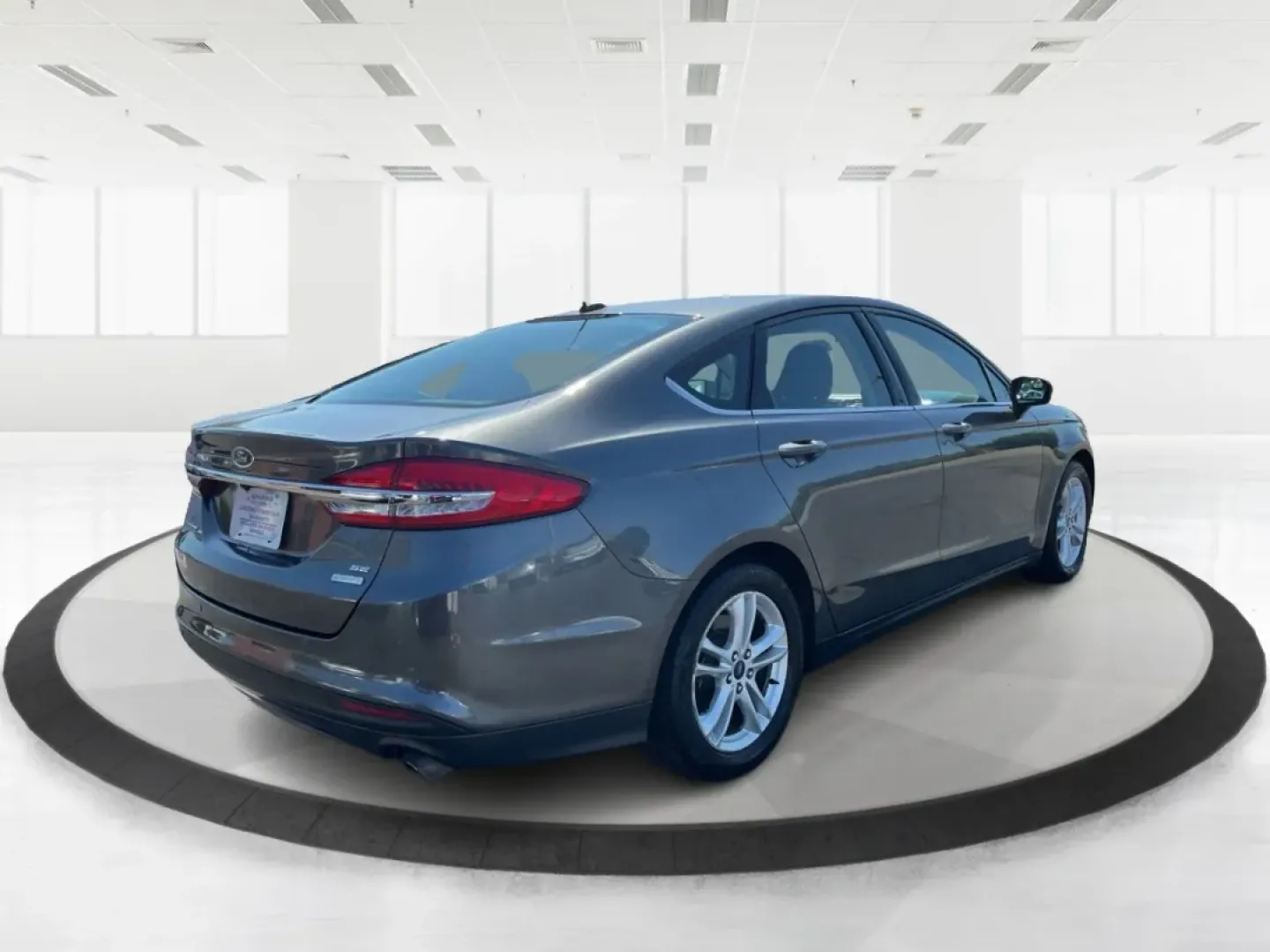 2018 Ford Fusion SE (3FA6P0HD3JR) with an Other engine, located at 401 Woodman Dr, Riverside, OH, 45431, (937) 908-9800, 39.760899, -84.123421 - Looking for a reliable sedan that combines style, comfort, and practicality? Look no further than the 2018 Ford Fusion SE, available now at Advantage Car and Credit in Vandalia, OH! Perfect for your daily commute, family outings, or even weekend adventures, this vehicle is designed to enhance your l - Photo#2