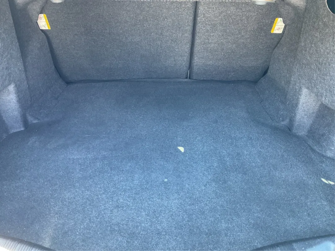 2018 Ford Fusion SE (3FA6P0HD3JR) with an Other engine, located at 401 Woodman Dr, Riverside, OH, 45431, (937) 908-9800, 39.760899, -84.123421 - Looking for a reliable sedan that combines style, comfort, and practicality? Look no further than the 2018 Ford Fusion SE, available now at Advantage Car and Credit in Vandalia, OH! Perfect for your daily commute, family outings, or even weekend adventures, this vehicle is designed to enhance your l - Photo#12