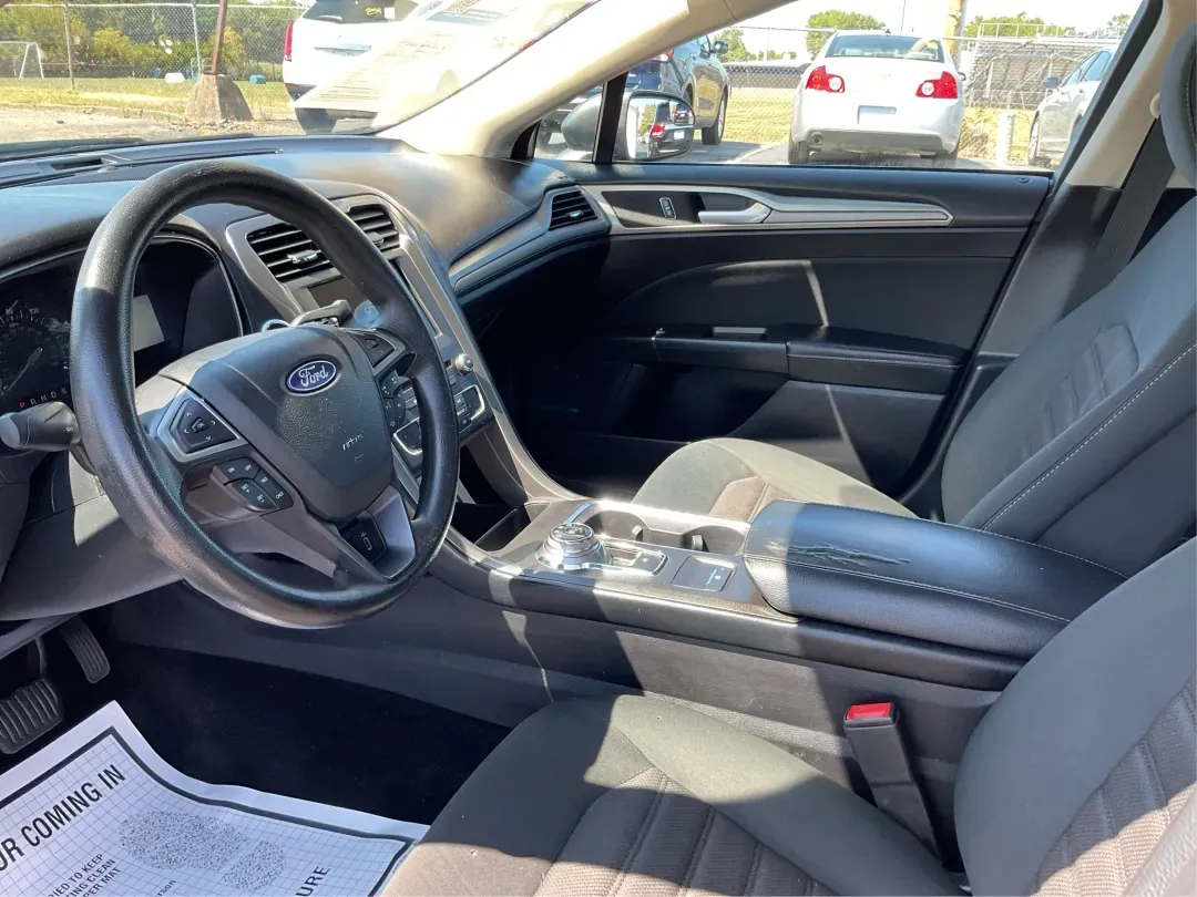 2018 Ford Fusion SE (3FA6P0HD3JR) with an 1.5L L4 DOHC 16V engine, 6A transmission, located at 1099 N County Rd 25A , Troy, OH, 45373, (937) 908-9800, 40.057079, -84.212883 - Looking for a reliable sedan that combines style, comfort, and practicality? Look no further than the 2018 Ford Fusion SE, available now at Advantage Car and Credit in Vandalia, OH! Perfect for your daily commute, family outings, or even weekend adventures, this vehicle is designed to enhance your l - Photo#9