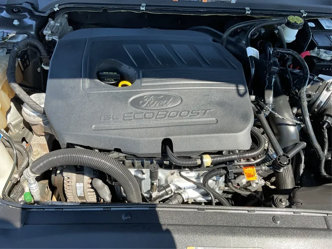 2018 Ford Fusion SE (3FA6P0HD3JR) with an 1.5L L4 DOHC 16V engine, 6A transmission, located at 1099 N County Rd 25A , Troy, OH, 45373, (937) 908-9800, 40.057079, -84.212883 - Looking for a reliable sedan that combines style, comfort, and practicality? Look no further than the 2018 Ford Fusion SE, available now at Advantage Car and Credit in Vandalia, OH! Perfect for your daily commute, family outings, or even weekend adventures, this vehicle is designed to enhance your l - Photo#11