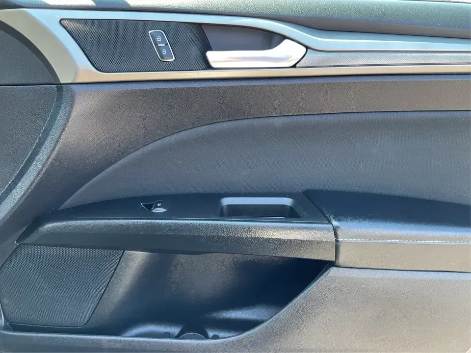 2018 Ford Fusion SE (3FA6P0HD3JR) with an 1.5L L4 DOHC 16V engine, 6A transmission, located at 8750 N County Rd 25A, Piqua, OH, 45356, (937) 908-9800, 40.164391, -84.232513 - Looking for a reliable sedan that combines style, comfort, and practicality? Look no further than the 2018 Ford Fusion SE, available now at Advantage Car and Credit in Vandalia, OH! Perfect for your daily commute, family outings, or even weekend adventures, this vehicle is designed to enhance your l - Photo#20