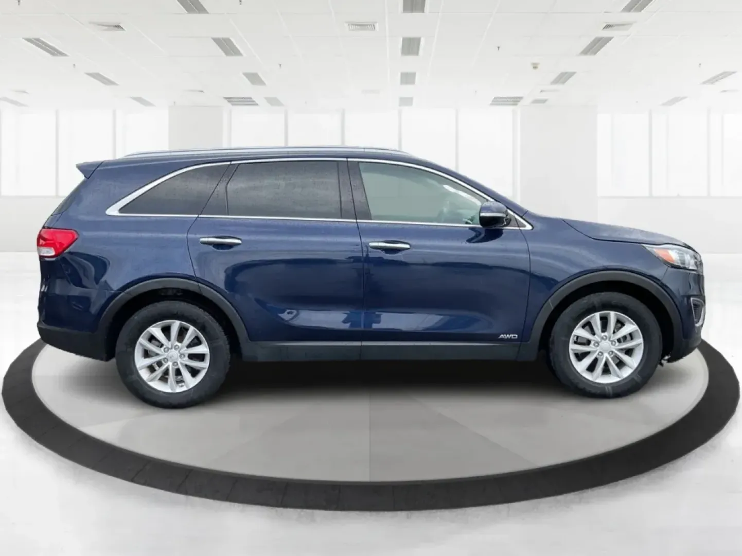 2018 Kia Sorento 2.4L LX (5XYPGDA30JG) with an 2.4L I-4 gasoline direct injection engine, located at 1099 N County Rd 25A , Troy, OH, 45373, (937) 908-9800, 40.057079, -84.212883 - **Explore the Open Road in Style with the 2018 Kia Sorento - Perfect for Every Family Adventure!**<br /> <br /> Are you ready for your next family road trip or weekend getaway? The 2018 Kia Sorento is the SUV that will elevate your lifestyle and ensure every journey is memorable. With its spacious i - Photo#1