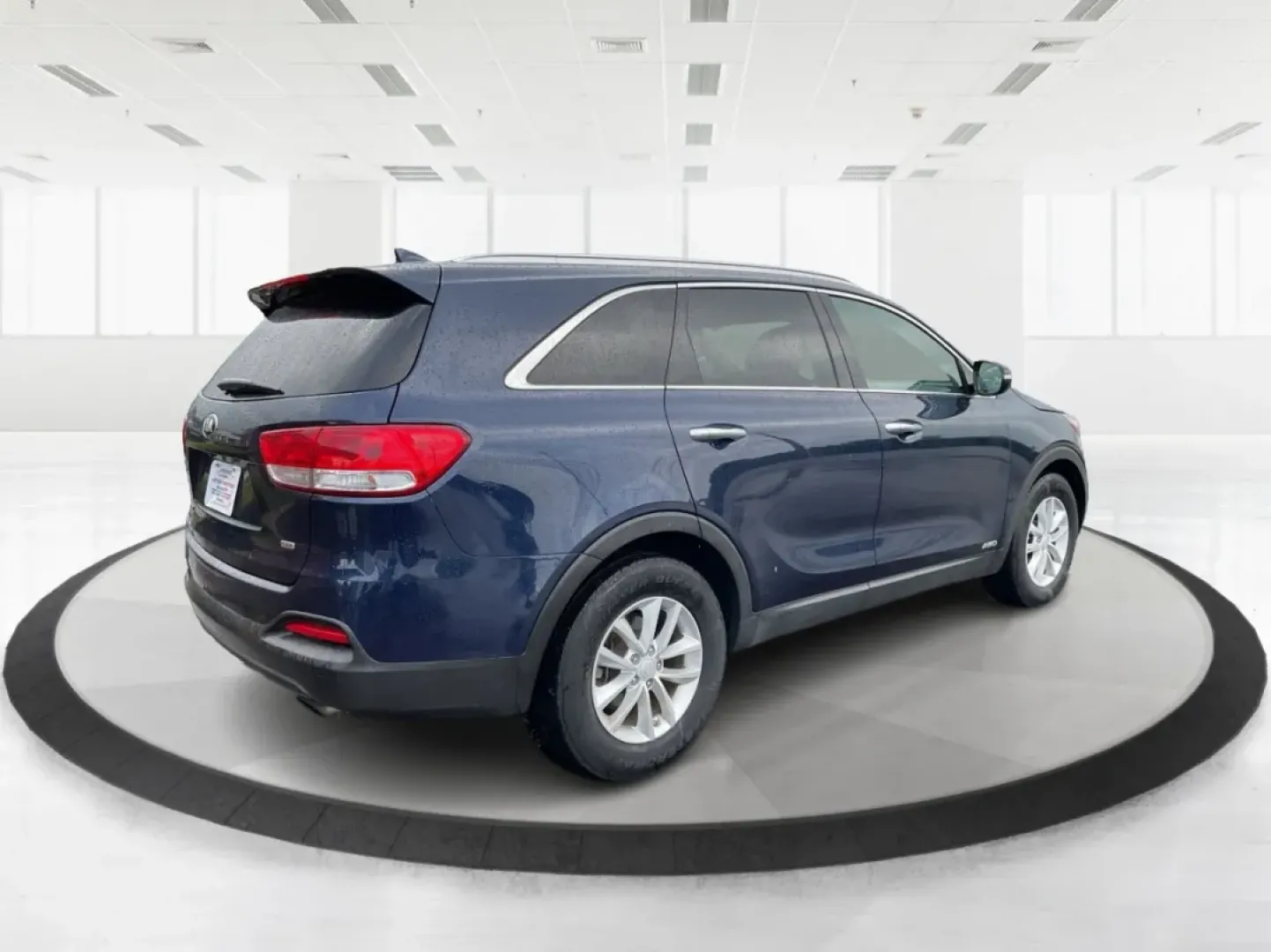 2018 Kia Sorento 2.4L LX (5XYPGDA30JG) with an 2.4L I-4 gasoline direct injection engine, located at 1099 N County Rd 25A , Troy, OH, 45373, (937) 908-9800, 40.057079, -84.212883 - **Explore the Open Road in Style with the 2018 Kia Sorento - Perfect for Every Family Adventure!**<br /> <br /> Are you ready for your next family road trip or weekend getaway? The 2018 Kia Sorento is the SUV that will elevate your lifestyle and ensure every journey is memorable. With its spacious i - Photo#2