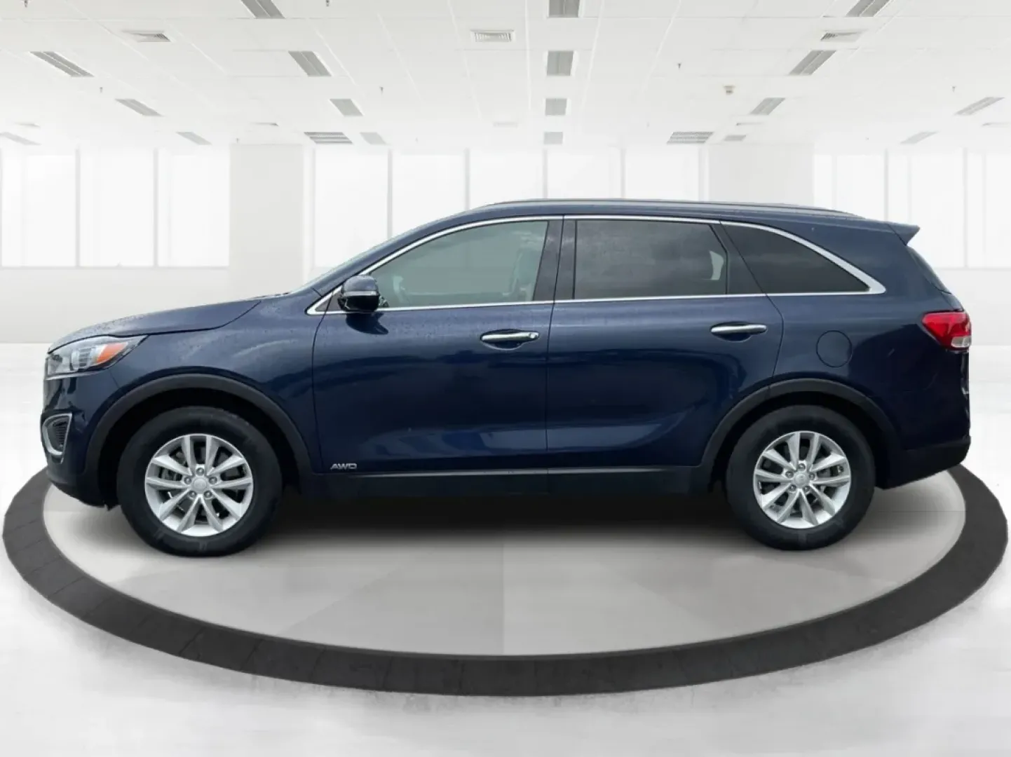 2018 Kia Sorento 2.4L LX (5XYPGDA30JG) with an 2.4L I-4 gasoline direct injection engine, located at 1099 N County Rd 25A , Troy, OH, 45373, (937) 908-9800, 40.057079, -84.212883 - **Explore the Open Road in Style with the 2018 Kia Sorento - Perfect for Every Family Adventure!**<br /> <br /> Are you ready for your next family road trip or weekend getaway? The 2018 Kia Sorento is the SUV that will elevate your lifestyle and ensure every journey is memorable. With its spacious i - Photo#5