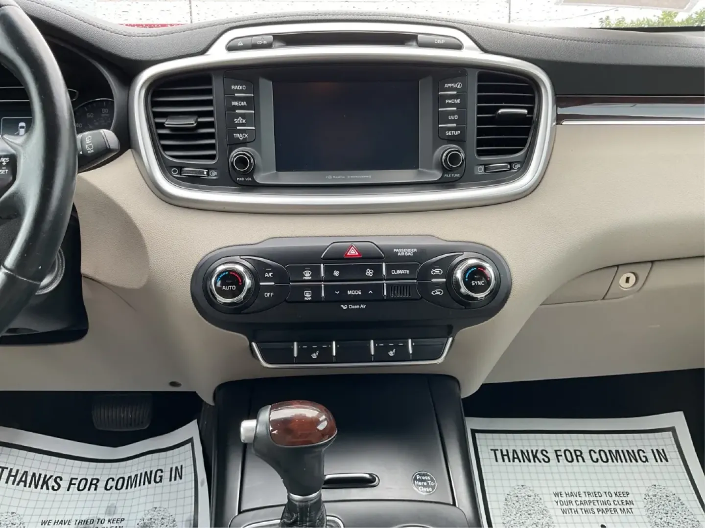 2018 Kia Sorento 2.4L LX (5XYPGDA30JG) with an 2.4L I-4 gasoline direct injection engine, located at 1099 N County Rd 25A , Troy, OH, 45373, (937) 908-9800, 40.057079, -84.212883 - **Explore the Open Road in Style with the 2018 Kia Sorento - Perfect for Every Family Adventure!**<br /> <br /> Are you ready for your next family road trip or weekend getaway? The 2018 Kia Sorento is the SUV that will elevate your lifestyle and ensure every journey is memorable. With its spacious i - Photo#13