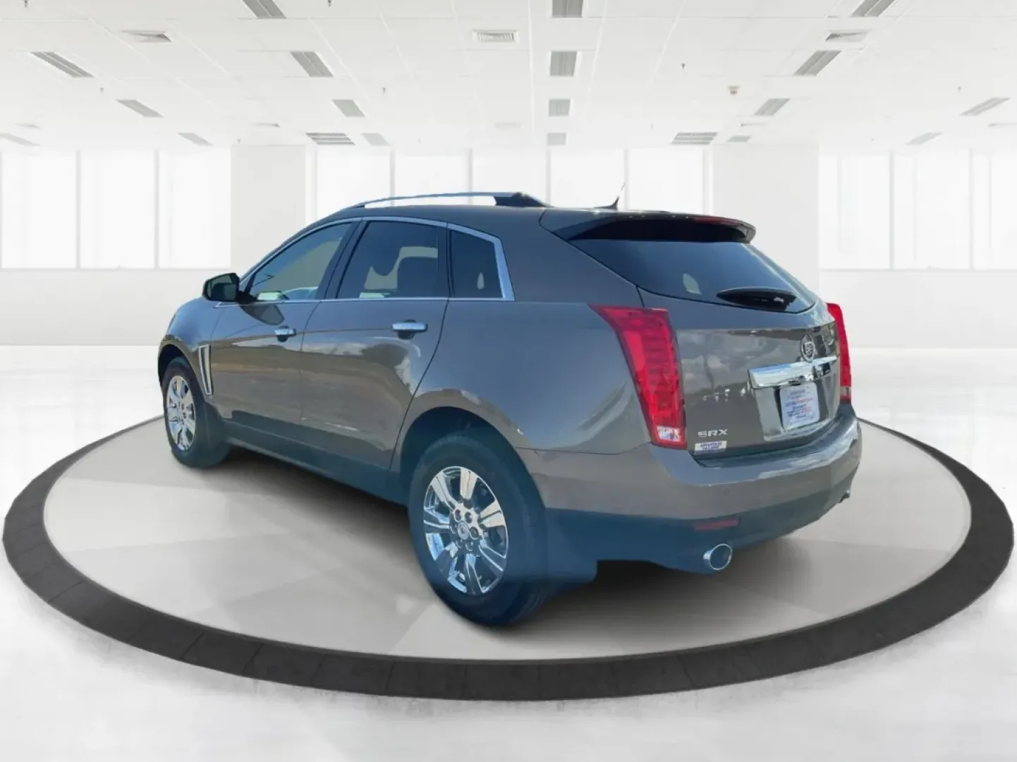 2014 Cadillac SRX Luxury Collection (3GYFNBE30ES) with an 3.6L V-6 gasoline direct injection engine, located at 1184 Kauffman Ave, Fairborn, OH, 45324, (937) 908-9800, 39.807072, -84.030914 - ### Experience Luxury and Versatility with the 2014 Cadillac SRX Luxury Collection at Advantage Car and Credit - Fairborn!<br /> <br /> Are you in search of the perfect vehicle to elevate your lifestyle? Whether you're a growing family needing a spacious ride, a commuter looking for comfort during l - Photo#4