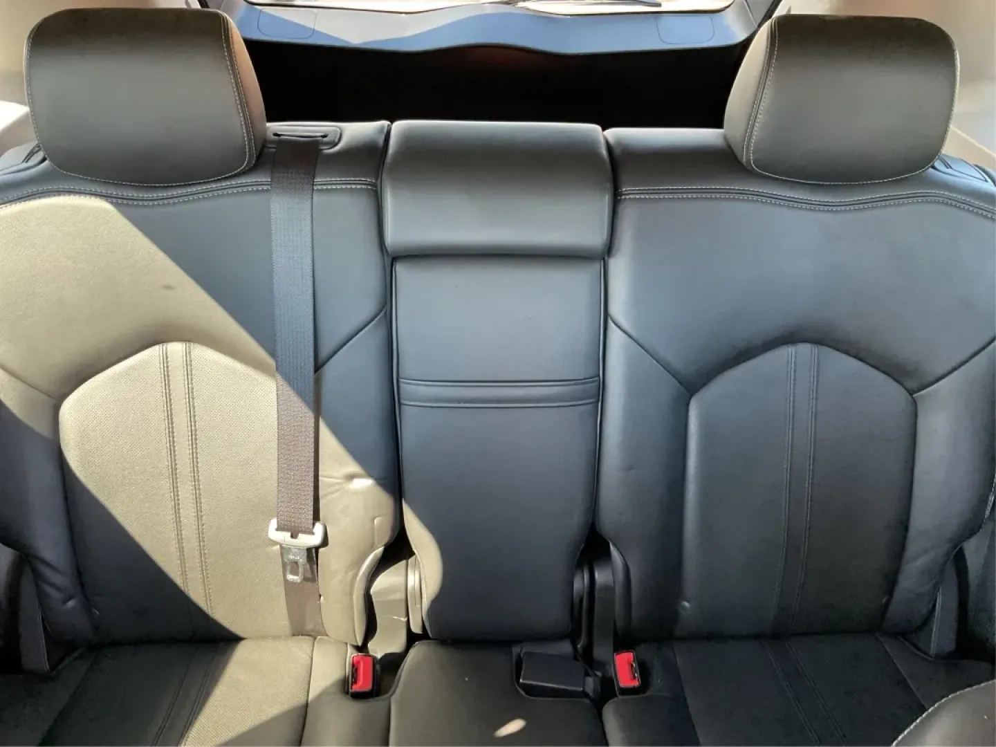 2014 Cadillac SRX Luxury Collection (3GYFNBE30ES) with an 3.6L V-6 gasoline direct injection engine, located at 1184 Kauffman Ave, Fairborn, OH, 45324, (937) 908-9800, 39.807072, -84.030914 - ### Experience Luxury and Versatility with the 2014 Cadillac SRX Luxury Collection at Advantage Car and Credit - Fairborn!<br /> <br /> Are you in search of the perfect vehicle to elevate your lifestyle? Whether you're a growing family needing a spacious ride, a commuter looking for comfort during l - Photo#14