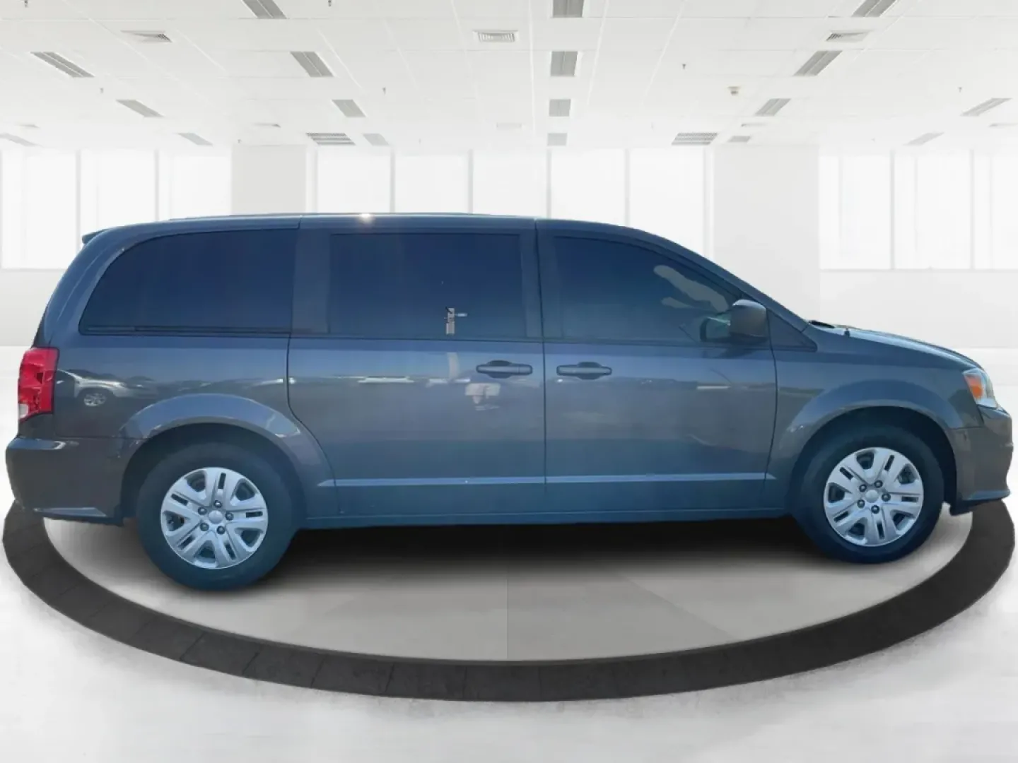 2018 Dodge Grand Caravan SE (2C4RDGBG5JR) with an Pentastar 3.6L V-6 DOHC engine, located at 4508 South Dixie Dr, Moraine, OH, 45439, (937) 908-9800, 39.689976, -84.218452 - **Explore the Open Road in Style with the 2018 Dodge Grand Caravan Perfect for Families on the Go!**<br /> <br /> Are you searching for a reliable vehicle that caters to your family's needs while offering comfort and versatility? Look no further than the 2018 Dodge Grand Caravan SE, available now a - Photo#1