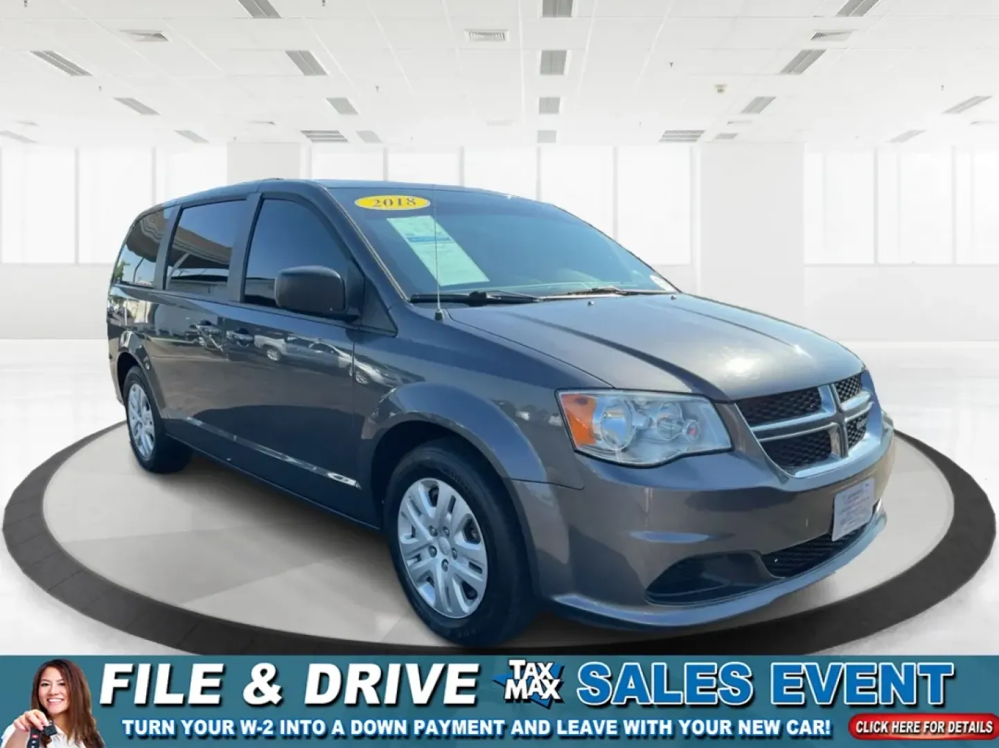 2018 Dodge Grand Caravan SE (2C4RDGBG5JR) with an Pentastar 3.6L V-6 DOHC engine, located at 4508 South Dixie Dr, Moraine, OH, 45439, (937) 908-9800, 39.689976, -84.218452 - **Explore the Open Road in Style with the 2018 Dodge Grand Caravan Perfect for Families on the Go!**<br /> <br /> Are you searching for a reliable vehicle that caters to your family's needs while offering comfort and versatility? Look no further than the 2018 Dodge Grand Caravan SE, available now a - Photo#0