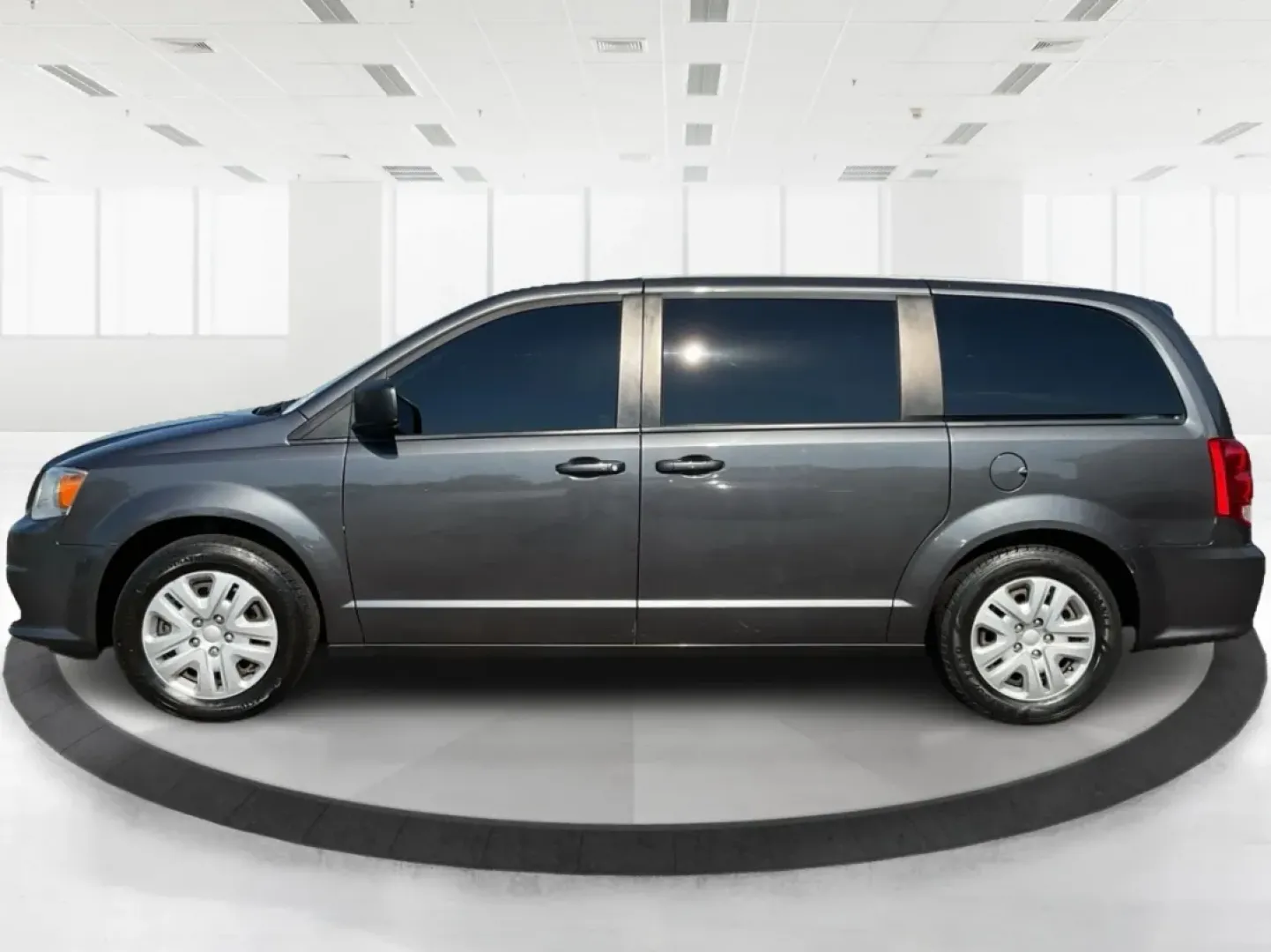 2018 Dodge Grand Caravan SE (2C4RDGBG5JR) with an Pentastar 3.6L V-6 DOHC engine, located at 1099 N County Rd 25A , Troy, OH, 45373, (937) 908-9800, 40.057079, -84.212883 - **Explore the Open Road in Style with the 2018 Dodge Grand Caravan Perfect for Families on the Go!**<br /> <br /> Are you searching for a reliable vehicle that caters to your family's needs while offering comfort and versatility? Look no further than the 2018 Dodge Grand Caravan SE, available now a - Photo#5