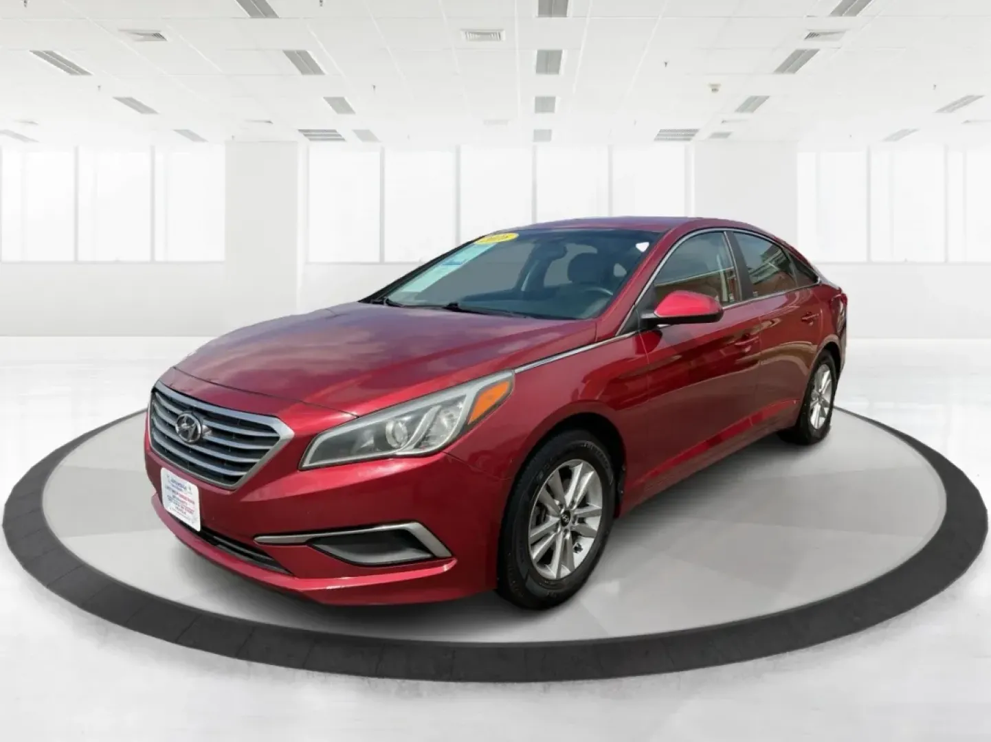 2016 Hyundai Sonata SE (5NPE24AF3GH) with an 2.4L I-4 gasoline direct injection engine, 7A transmission, located at 1099 N County Rd 25A , Troy, OH, 45373, (937) 908-9800, 40.057079, -84.212883 - **Discover Your Ideal Family Sedan: 2016 Hyundai Sonata SE at Advantage Car and Credit - Moraine**<br /> <br /> Are you in search of a dependable vehicle that perfectly fits your family's lifestyle or makes your daily commute a breeze? Look no further! Presenting the 2016 Hyundai Sonata SE, a stylis - Photo#8