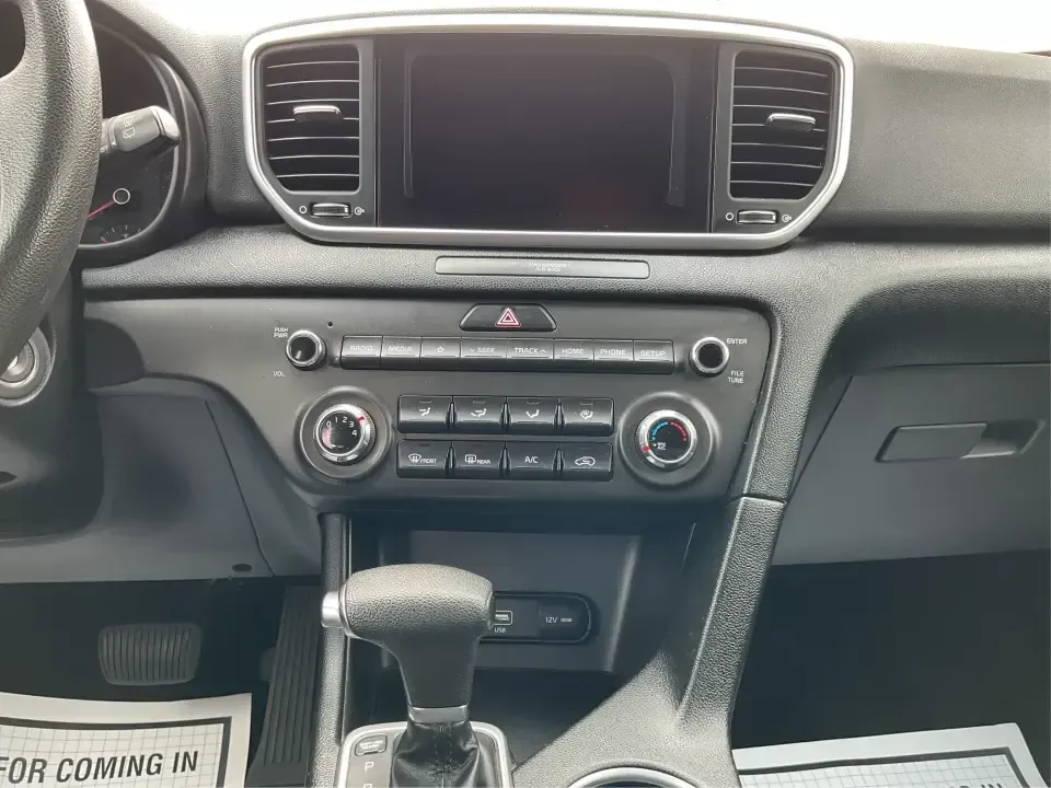 2020 Kia Sportage LX (KNDPMCAC7L7) with an Theta II 2.4L I-4 gasoline direct injection engine, 6A transmission, located at 1184 Kauffman Ave, Fairborn, OH, 45324, (937) 908-9800, 39.807072, -84.030914 - **Adventure Awaits with the 2020 Kia Sportage LX Your Perfect Crossover Companion!**<br /> <br /> Are you ready to elevate your daily commutes or embark on unforgettable road trips with your family? Look no further! At Advantage Car and Credit in Fairborn, OH, we proudly present this stylish 2020 K - Photo#13