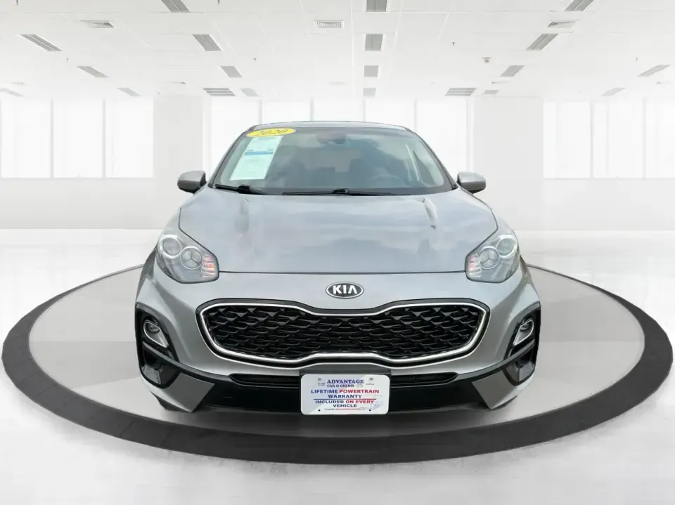 2020 Kia Sportage LX (KNDPMCAC7L7) with an Theta II 2.4L I-4 gasoline direct injection engine, 6A transmission, located at 1230 East Main St, Xenia, OH, 45385, (937) 908-9800, 39.688026, -83.910172 - **Adventure Awaits with the 2020 Kia Sportage LX Your Perfect Crossover Companion!**<br /> <br /> Are you ready to elevate your daily commutes or embark on unforgettable road trips with your family? Look no further! At Advantage Car and Credit in Fairborn, OH, we proudly present this stylish 2020 K - Photo#7