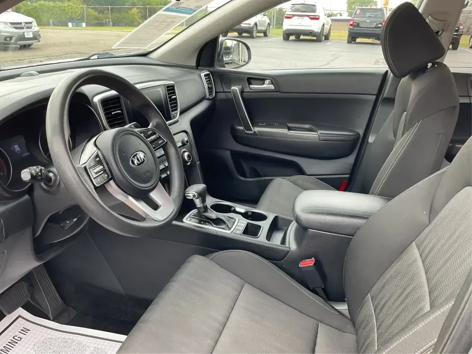 2020 Kia Sportage LX (KNDPMCAC7L7) with an Theta II 2.4L I-4 gasoline direct injection engine, 6A transmission, located at 1230 East Main St, Xenia, OH, 45385, (937) 908-9800, 39.688026, -83.910172 - **Adventure Awaits with the 2020 Kia Sportage LX Your Perfect Crossover Companion!**<br /> <br /> Are you ready to elevate your daily commutes or embark on unforgettable road trips with your family? Look no further! At Advantage Car and Credit in Fairborn, OH, we proudly present this stylish 2020 K - Photo#9