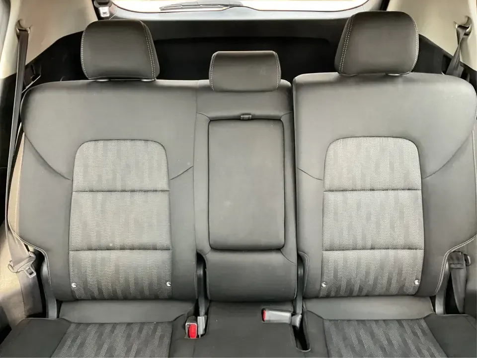 2020 Kia Sportage LX (KNDPMCAC7L7) with an Theta II 2.4L I-4 gasoline direct injection engine, 6A transmission, located at 1230 East Main St, Xenia, OH, 45385, (937) 908-9800, 39.688026, -83.910172 - **Adventure Awaits with the 2020 Kia Sportage LX Your Perfect Crossover Companion!**<br /> <br /> Are you ready to elevate your daily commutes or embark on unforgettable road trips with your family? Look no further! At Advantage Car and Credit in Fairborn, OH, we proudly present this stylish 2020 K - Photo#14