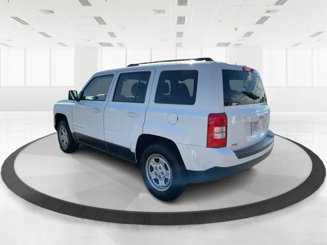 2016 Jeep Patriot Sport (1C4NJPBA0GD) with an Other engine, located at 401 Woodman Dr, Riverside, OH, 45431, (937) 908-9800, 39.760899, -84.123421 - 2016 Jeep Patriot Sport - Photo#4