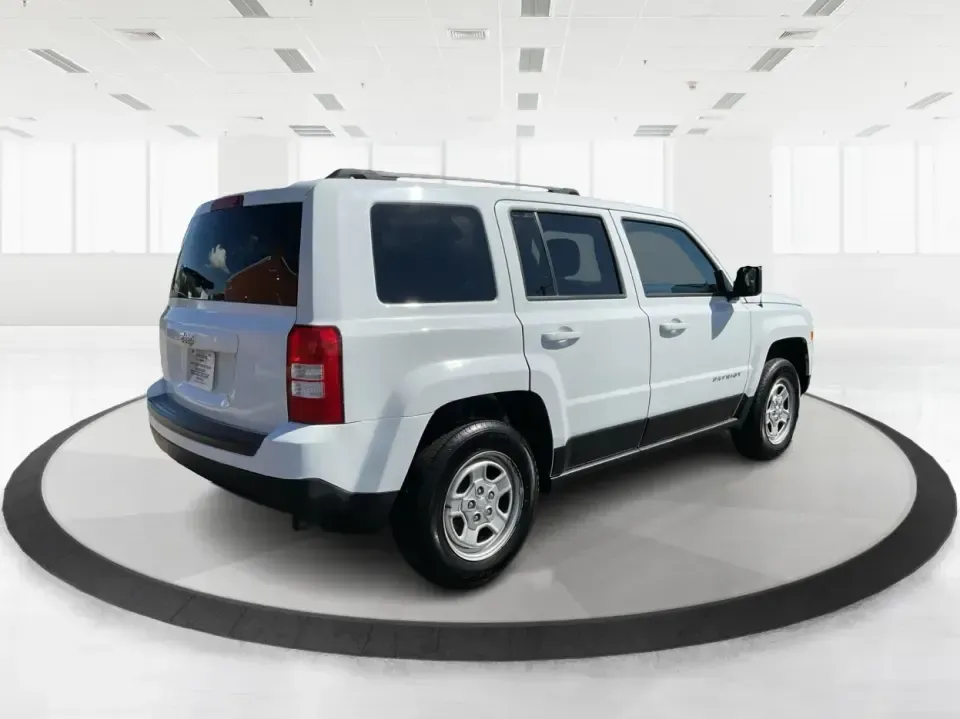 2016 Jeep Patriot Sport (1C4NJPBA0GD) with an 2.0L L4 DOHC 16V engine, Automatic transmission, located at 4508 South Dixie Dr, Moraine, OH, 45439, (937) 908-9800, 39.689976, -84.218452 - **Unleash Your Adventurous Spirit with This 2016 Jeep Patriot Sport!**<br /> <br /> Are you looking for the perfect vehicle to elevate your weekend adventures or a reliable daily commuter? Look no further than this **2016 Jeep Patriot Sport**, now available at **Advantage Car and Credit - Xenia**. N - Photo#2