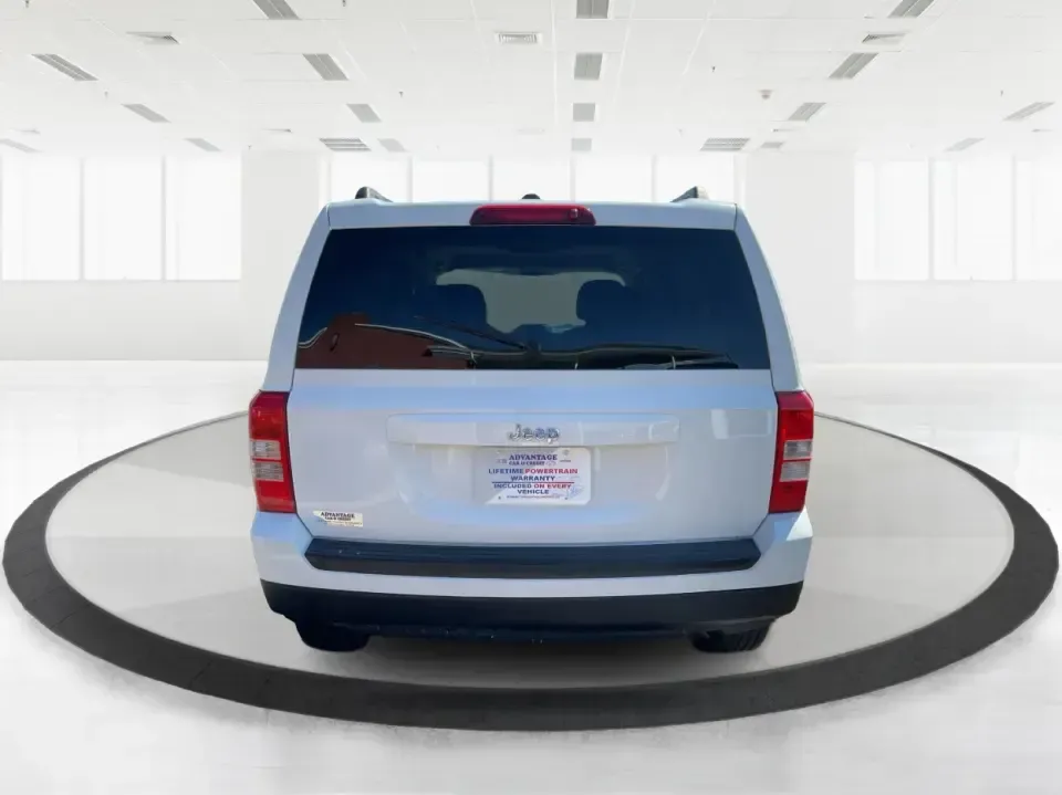 2016 Jeep Patriot Sport (1C4NJPBA0GD) with an 2.0L L4 DOHC 16V engine, Automatic transmission, located at 4508 South Dixie Dr, Moraine, OH, 45439, (937) 908-9800, 39.689976, -84.218452 - **Unleash Your Adventurous Spirit with This 2016 Jeep Patriot Sport!**<br /> <br /> Are you looking for the perfect vehicle to elevate your weekend adventures or a reliable daily commuter? Look no further than this **2016 Jeep Patriot Sport**, now available at **Advantage Car and Credit - Xenia**. N - Photo#3