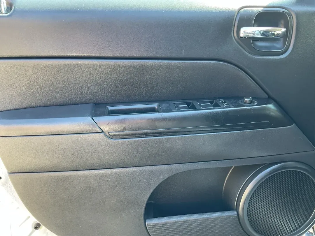 2016 Jeep Patriot Sport (1C4NJPBA0GD) with an 2.0L L4 DOHC 16V engine, Automatic transmission, located at 1230 East Main St, Xenia, OH, 45385, (937) 908-9800, 39.688026, -83.910172 - **Unleash Your Adventurous Spirit with This 2016 Jeep Patriot Sport!**<br /> <br /> Are you looking for the perfect vehicle to elevate your weekend adventures or a reliable daily commuter? Look no further than this **2016 Jeep Patriot Sport**, now available at **Advantage Car and Credit - Xenia**. N - Photo#17