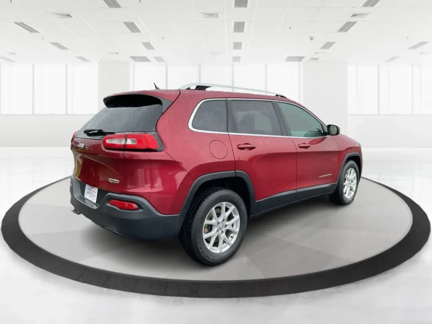 2015 Jeep Cherokee Latitude (1C4PJMCB4FW) with an Other engine, located at 1230 East Main St, Xenia, OH, 45385, (937) 908-9800, 39.688026, -83.910172 - **Adventure Awaits: 2015 Jeep Cherokee Latitude in Stunning Deep Cherry Red!**<br /> <br /> If you seek a versatile vehicle that effortlessly adapts to your lifestyle, look no further than this 2015 Jeep Cherokee Latitude, perfect for families, commuters, or anyone with a spirit for adventure. With - Photo#2